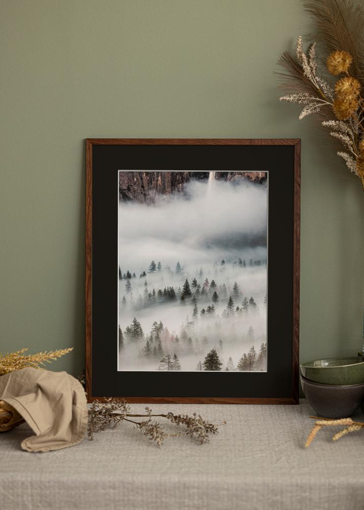 Πλαίσιο Galant Καρυδιά 50x70 cm - Πασπαρτού Μαύρος 33x56 cm