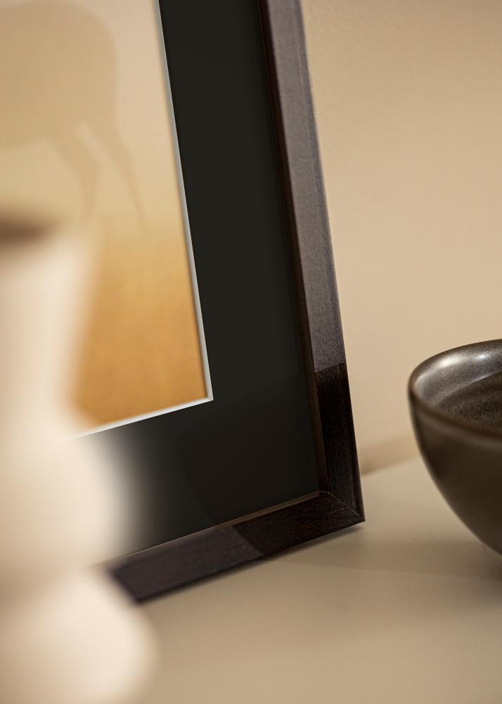 Πλαίσιο Selection Καρυδιά 70x100 cm - Πασπαρτού Μαύρος 62x93 cm