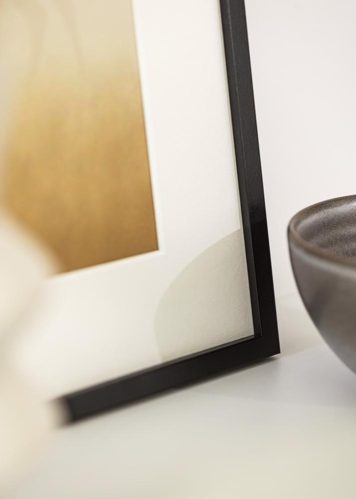 Κορνίζα Μαύρη Λεπτή 50 x 70 cm