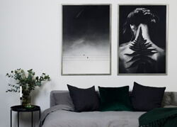 Κομψές ασημένιες κορνίζες 50x70 cm